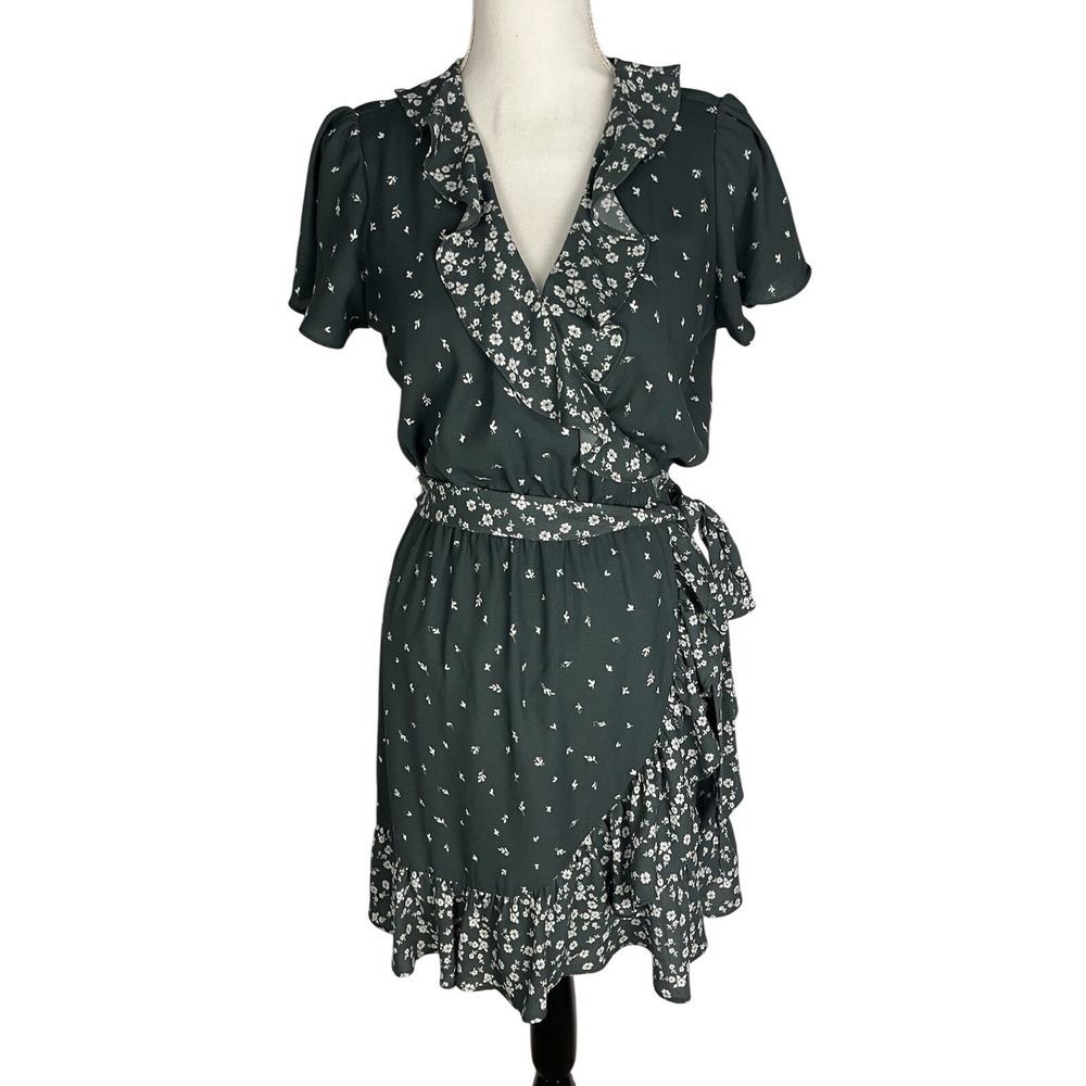 Lauren‎ Conrad  Leaves Gray Ruffle Short Sleeve Wrap Dress - Size S